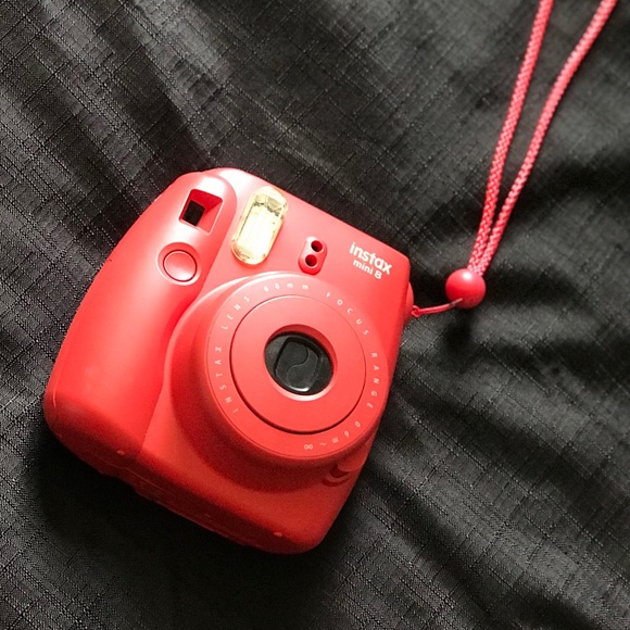 Fujifilm Instax Mini 8 Instant Camera Raspberry - Picture 4 of 5